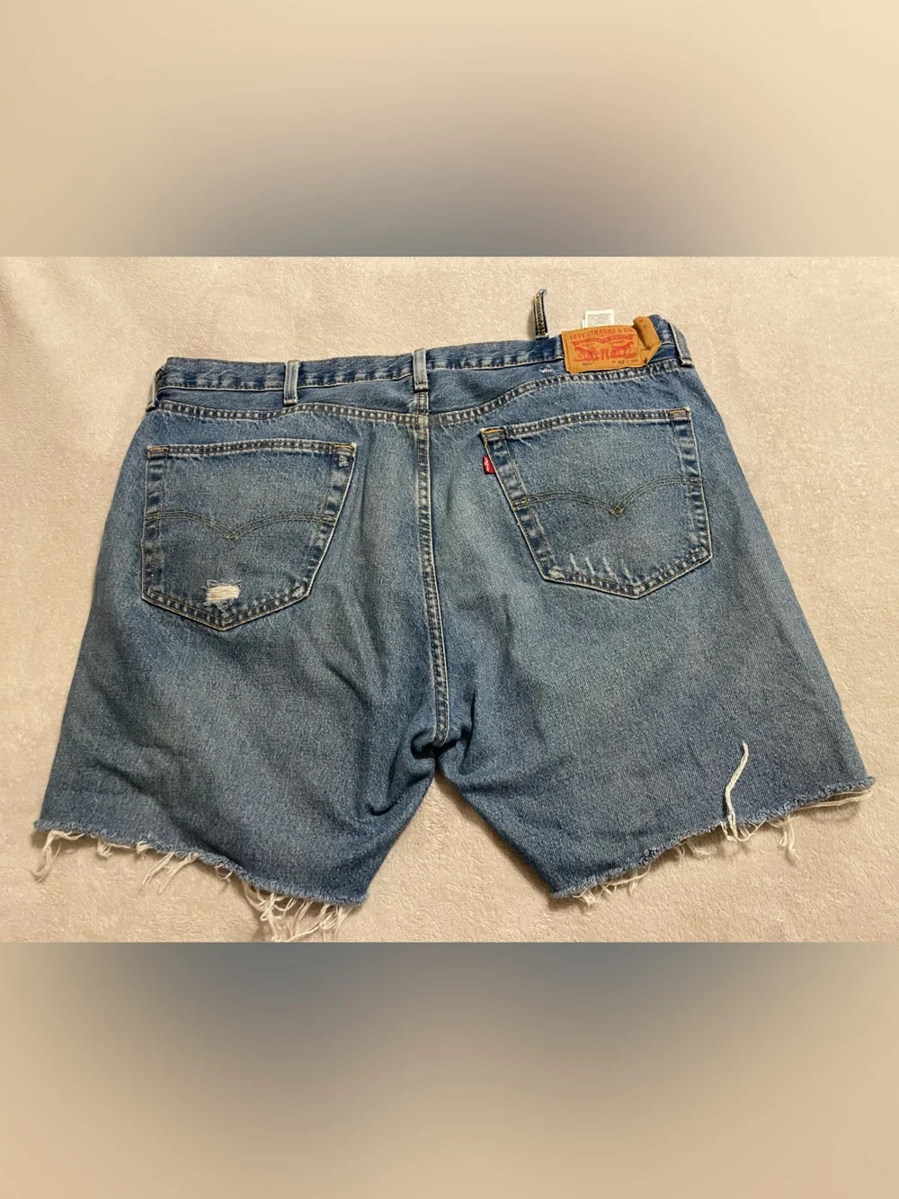 Levi Strauss Levi’s Men's Distressed Denim cutoff Shorts - Blue medium Wash